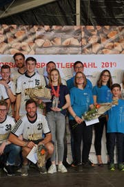 Sira Keller vom TZ Fürstenland umringt von den Fortitudo Herren 2 und den Sportschützen Gossau.