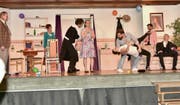 Es geht turbulent zu und her im Theater «Z’früeh ghüroote». Ob das wohl gut ausgehen wird? (Bild: Heidy Beyeler)