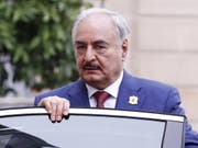 Die Rebellen um den abtrünnigen General Chalifa Haftar liefern sich derzeit heftige Kämpfe mit den Regierungstruppen um die libysche Hauptstadt Tripolis. (Bild: Keystone/EPA/ETIENNE LAURENT)