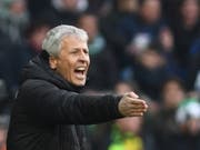 Lucien Favre musste mitansehen, wie zwei Fehler seine Mannschaft um den Sieg brachten (Bild: KEYSTONE/EPA/DAVID HECKER)