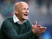 «Die Situation ist ernst»: St. Gallens Trainer Peter Zeidler rüttelt seine Mannschaft wach (Bild: KEYSTONE/EDDY RISCH)