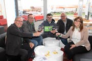 Stossen auf eine erfolgreiche RHEMA 2019 an (v.l.n.r.): Thomas Ammann, VR-Präsident RHEMA, Ralph Dietsche, Tagungsleiter, Simon Büchel, Messeleiter, Ruedi Mattle, Stadtpräsident Standortgemeinde Altstätten, Catrina Dierauer, Messeassistentin. (Bild: PD)