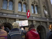 Klima-Aktivisten im März vor dem Bundeshaus: Eine Grossdemo im Wahlmonat Oktober lässt die Stadt Bern nicht zu. (Bild: Keystone/ALESSANDRO DELLA VALLE)