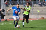 Luzerns Christian Schwegler (links) im Zweikampf mit Luganos Carlinhos Junior. (Bild Martin Meinberger/Freshfocus (Lugano, 5. Mai 2019))