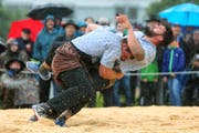Am Appenzeller Kantonalschwingfest 2017 gewann Samuel Giger den Schlussgang gegen Michael Bless. (Bild: KEYSTONE/Eddy Risch)