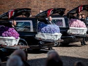 Zwei Wochen nach den Terroranschlägen in Sri Lanka hat die Familie der drei Todesopfer aus Dänemark Abschied von den getöteten Kindern genommen. (Bild: KEYSTONE/EPA RITZAU SCANPIX/MADS CLAUS RASMUSSEN)