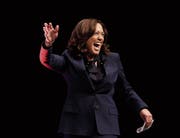 Kamala Harris will für die Demokraten ins Weisse Haus einziehen. Bild: Michael Wyke/AP (Houston, 24. April 2019)