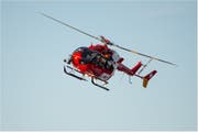 Neben der Landespolizei beteiligten sich unter anderem auch die Feuerwehr und die Rega an der Suche nach dem abgängigen Mann. (Bild: Rega)
