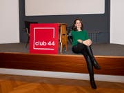 Marie-Thérèse Bonadonna, die aktuelle Direktorin des Clubs 44, war während der letzten elf Jahre für das Programm des Debattierclubs zuständig. Sie wird im September eine neue Stelle im Kulturdienst des Kantons Neuenburg übernehmen. (Bild: Keystone/ADRIEN PERRITAZ)
