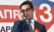 Modische Brille: Nordmazedoniens neuer Präsident Stevo Pendarovski Bild: Georgi Lcicovsk/EPA (Skopje, 3. Mai 2019)