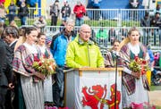 OK-Präsident spricht während des offiziellen Festakts zur Festgemeinde. (Bild: Andrea Stalder)