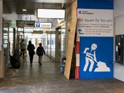 Der Eingang zur Kasse und zum Lift wird ebenerdig. (Bild: PD)