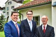 Der neue Mormonen-Bischof Dustin Aeschbacher (Mitte) und seine Ratgeber Kevin Riesen und Rainer Schick. (Bild: PD)