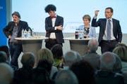 Bereits Anfang April wurde auf einem vom «St.Galler Tagblatt» organisierten Podium im Pfalzkeller über des EU-Rahmenabkommen diskutiert. Damals mit (von links nach rechts) Paul Rechsteiner (SP), Nicola Forster (GLP), Brigitte Häberli (CVP) und Roger Köppel (SVP). (Bild: Urs Bucher - 3. April 2019)
