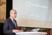 Der Stiftungsratspräsident des Lucerne Festivals, Hubert Achermann, während der Pressekonferenz. (Bild: Roger Grütter, 7. Mai 2019)