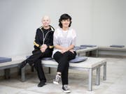 Das Künstlerinnenduo Pauline Boudry (rechts) und Renate Lorenz verwandelt den Schweizer Pavillon an der diesjährigen 58. Kunstbiennale in Venedig in eine filmische Installation. (Bild: Keystone/GAETAN BALLY)