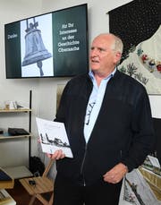 Alfons Bieger stellt sein Buch «Das Schlössliareal» im Ortsmuseum Amriswil vor. (Bild: Yvonne Aldrovandi-Schläpfer)
