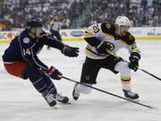 Dean Kukan (links) ist mit den Columbus Blue Jackets in den NHL-Playoffs ausgeschieden (Bild: KEYSTONE/FR52593 AP/JAY LAPRETE)