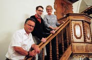 Kirchenpfleger Erwin Greminger, Pfarrer Jann Flütsch und Präsidentin Stefanie Stuckert. (Bild: Sabrina Bächi)