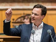 Der Wolf sei kein Engel, sagte Bastien Girod (Grüne/ZH) im Nationalrat. Das sei jedoch kein Grund, die Tiere abzuschiessen. Die Mehrheit im Rat sieht es anders. Sie will den Wolfsschutz schwächen. (Bild: KEYSTONE/ALESSANDRO DELLA VALLE)