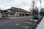 Kritikpunkt Bahnhofsplatz: Die neuen Bänke seien unbequem und es fehle an Schattenplätzen. (Bild: PD)