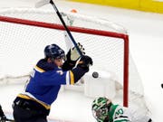 Pat Maroon jubelt, Goalie Ben Bishop ist geschlagen: Die Entscheidung für die St. Louis Blues im siebten Spiel gegen die Dallas Stars (Bild: KEYSTONE/AP/JEFF ROBERSON)