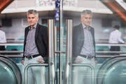 Ueli Stückelberger, Direktor Verband öffentlicher Verkehr, fotografiert am Bahnhof Bern. (Bild: Jakob Ineichen, 7. Juli 2017)