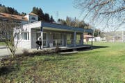 In diesen temporären Büro-Pavillon kommen die Arbeitsplätze mehrerer Mitarbeiter. (Bild: gk)