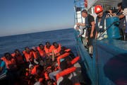 Das Rettungsschiff Iuventa auf einem Einsatz im Mittelmeer, bevor es im August 2017 von der Italienischen Staatsanwaltschaft beschlagnahmt wurde. (Bild: Cesat Dezfuli/PD)