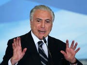 Der frühere brasilianische Präsident Michel Temer muss wegen seiner mutmasslichen Verwicklung in einen gigantischen Korruptionsskandal zurück ins Gefängnis. (Bild: KEYSTONE/EPA EFE/ANDRES CRISTALDO)