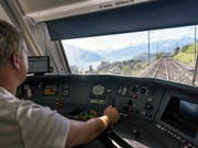 Die BLS wird nun doch nicht Interregio-Züge von Bern nach Biel und nach Olten einsetzen. (Bild: KEYSTONE/CHRISTIAN BEUTLER)