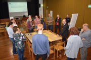 In Gruppen diskutierten die Forum-Teilnehmenden über die anzustrebende Entwicklung der Gemeinde Wartau. Dabei wurden Impulse für die zu erarbeitende Strategie gesetzt. (Bild: pd)