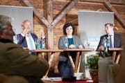 Paul Winiker (links), Korintha Bärtsch und Marcel Schwerzmann am von unserer Zeitung organisierten Podiumsgespräch an der Luga. (Bild: Jakob Ineichen, 4. Mai 2019)