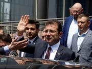 Der abgesetzte Bürgermeister von Istanbul, Ekrem Imamoglu, verspricht für die Wahlwiederholung am 23. Juni «null Fehler», sehr viel Vorsicht und eine «Revolution für Demokratie». (Bild: KEYSTONE/AP/BURHAN OZBILICI)