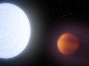 Der Stern Kelt-9 im Sternbild Schwan ist rund doppelt so heiss wie die Sonne und wird vom Planet Kelt-9b sehr eng umkreist. Deshalb herrschen dort rund 4000 Grad Celsius. (Illustration) (Bild: NASA/JPL-Caltech)