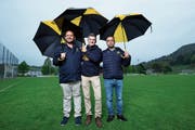 Ein eingespieltes Trio: TK-Chef Urs Buob (Mitte) mit Arsim Memeti (links) und Claudio Cennamo (rechts). (Bild: Stefan Kaiser (Baar, 8. Mai 2019))