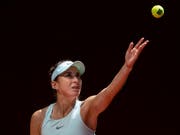Belinda Bencic schlug die Weltranglisten-Erste Naomi Osaka zum zweiten Mal in Folge (Bild: KEYSTONE/AP/BERNAT ARMANGUE)