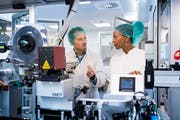Mikkel Stavnsbjerg und Phaedria Marie St.Hilaire von der Forschungs- und Entwicklungsabteilung von Novo Nordisk in Dänemark. (Bild: PD)