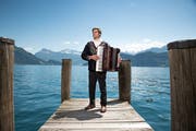 Die Musik ist die Verbindung zur «alten Heimat»: der Schweiz-Kanadier Emmanuel Gasser. Bild: Roger Grütter (Weggis, 31. Mai 2019)
