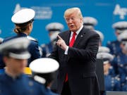 US-Präsident Donald Trump will die Leistungen für den Einsatz um Homosexuellen-Rechte würdigen. (Bild: KEYSTONE/AP/DAVID ZALUBOWSKI)