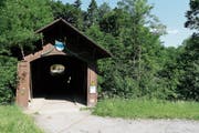 Die Babenwagbrücke stand einst in Sihlbrugg. Über sie führte ein wichtiger Verbindungsweg nach Zürich. Als Motiv für die Stadtgründung von Zug galt lange Zeit die verkehrsgünstige Lage zwischen Norden und Süden. (Bild: Stefan Kaiser, Neuheim, 18. Juni 2013)