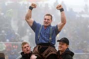 Siegreicher Joel Wicki: Mit sechs Siegen hat der Entlebucher souverän den Stoos-Schwinget gewonnen. (Bild: Alexandra Wey/Keystone, 10. Juni 2019)
