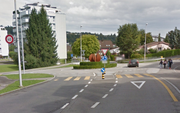 Blick auf die Schlösslistrasse mit Kreisel. (Bild: Google Streetview)