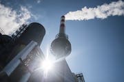 Im Kehrichtheizkraftwerk St.Gallen wurden vergangenes Jahr 77'717 Tonnen Güsel verbrannt. (Bild: Benjamin Manser - 9. August 2017)