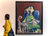 Das Bild «Femme au Chien» (1962) von Pablo Picasso an der Art Basel. (Bild: KEYSTONE/Georgios Kefalas, 11. Juni 2019)