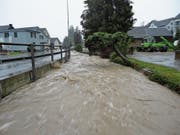 Land unter in Zuzwil: Eine solche Überschwemmung will die Gemeinde mithilfe des Sanierungsprojekts künftig verhindern. (Bild: PD)