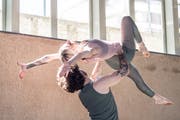 Nicole und Ivo Boog zeigen beim Fototermin ihre Gymnastikvorführung. (Bild: Bilder: Nadia Schärli (Grosswangen, 1. Juni 2019))