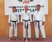Weltmeister Sensei Shinji Nagaki, der Gamser Sensei Martin Roos und Sensei Yutaka Koike (von links). (Bild: PD)