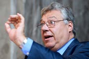 CVP-Fraktionschefin Filippo Lombardi warnt den Bundesrat davor, in Hektik auszubrechen. (KEYSTONE/Anthony Anex)