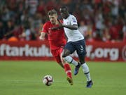 Ferland Mendy (rechts) bestritt bislang vier Länderspiele für Frankreich. Nun wechselt der Linksverteidiger von Lyon zu Real Madrid (Bild: KEYSTONE/AP)